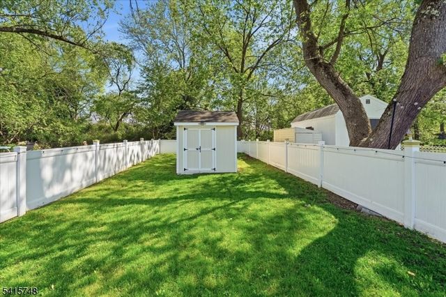 148 Jerome Pl, Bloomfield Twp., NJ 07003
