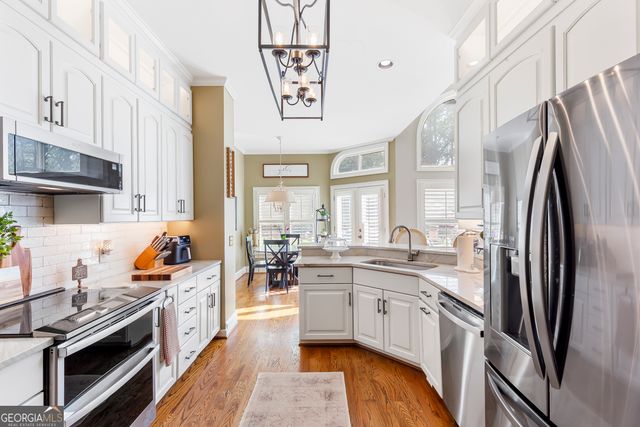 218 Hidden Lakes Drive, Carrollton, GA 30116