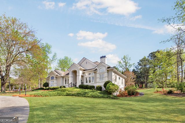 218 Hidden Lakes Drive, Carrollton, GA 30116