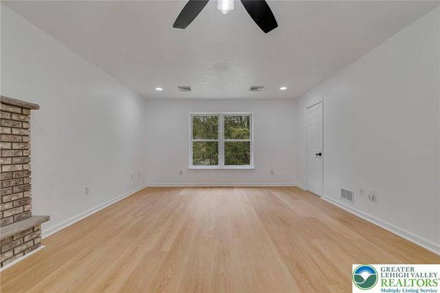 2105 Cottonwood Lane, Coolbaugh Twp, PA 18466