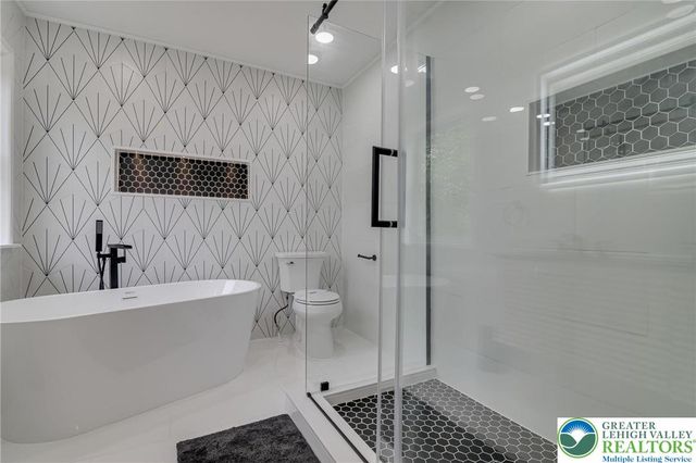 2105 Cottonwood Lane, Coolbaugh Twp, PA 18466