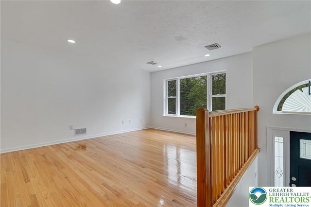 2105 Cottonwood Lane, Coolbaugh Twp, PA 18466