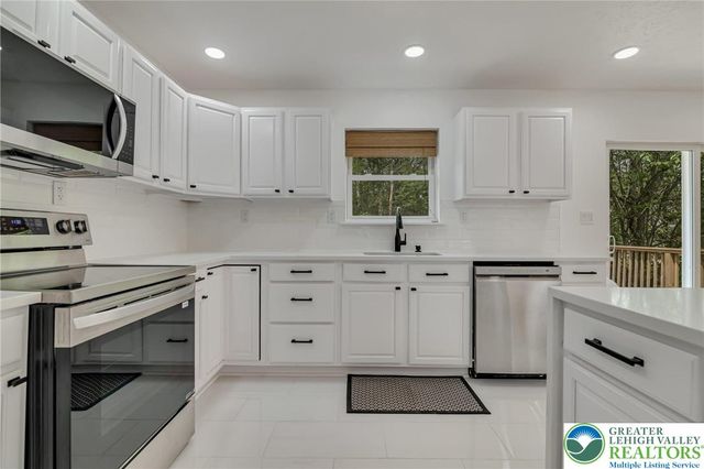 2105 Cottonwood Lane, Coolbaugh Twp, PA 18466