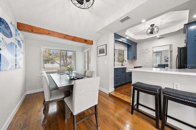 216 GROVE CIRCLE S, Dunedin, FL 34698