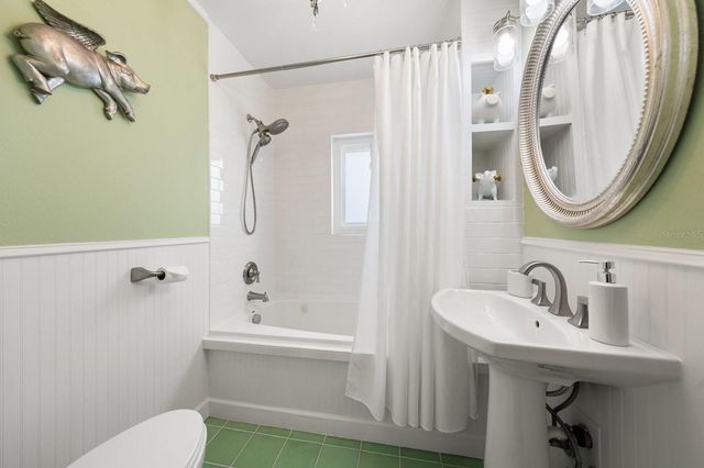 216 GROVE CIRCLE S, Dunedin, FL 34698