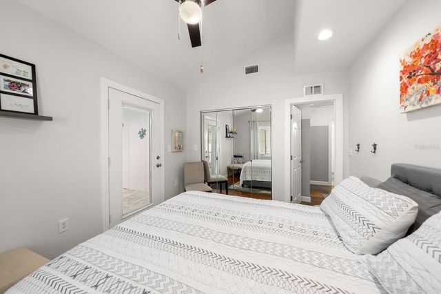 216 GROVE CIRCLE S, Dunedin, FL 34698