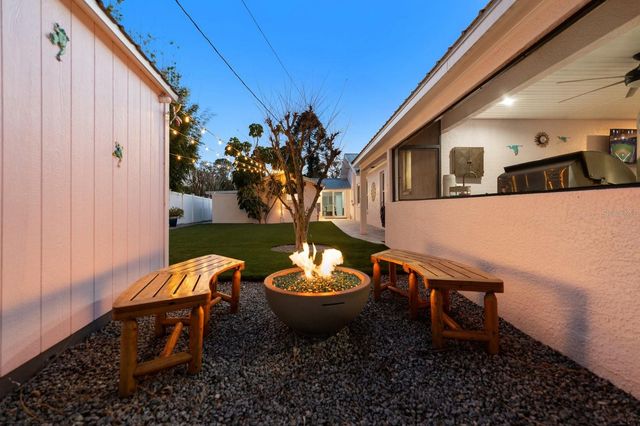 216 GROVE CIRCLE S, Dunedin, FL 34698