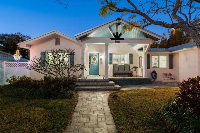 216 GROVE CIRCLE S, Dunedin, FL 34698