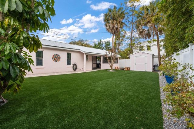 216 GROVE CIRCLE S, Dunedin, FL 34698