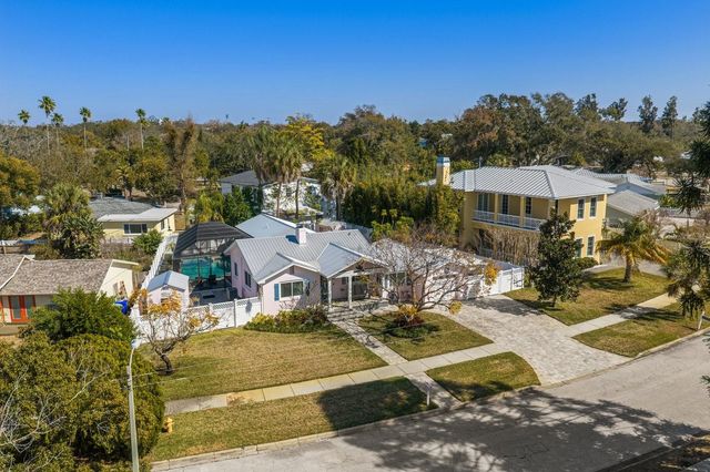 216 GROVE CIRCLE S, Dunedin, FL 34698