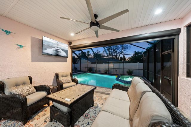 216 GROVE CIRCLE S, Dunedin, FL 34698