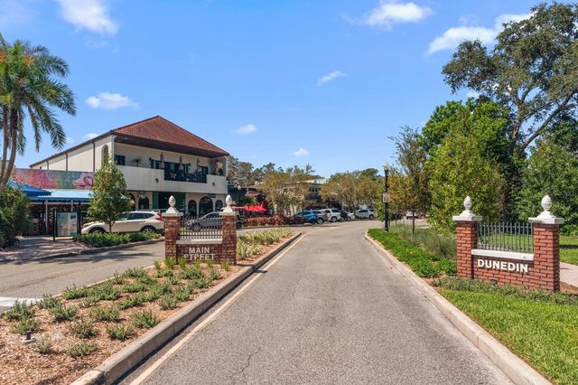 216 GROVE CIRCLE S, Dunedin, FL 34698