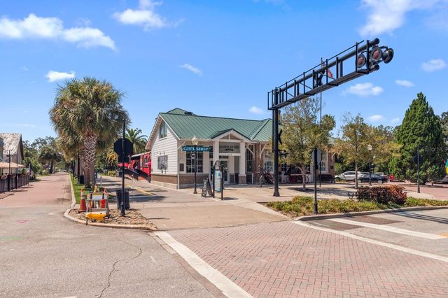 216 GROVE CIRCLE S, Dunedin, FL 34698