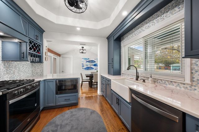 216 GROVE CIRCLE S, Dunedin, FL 34698