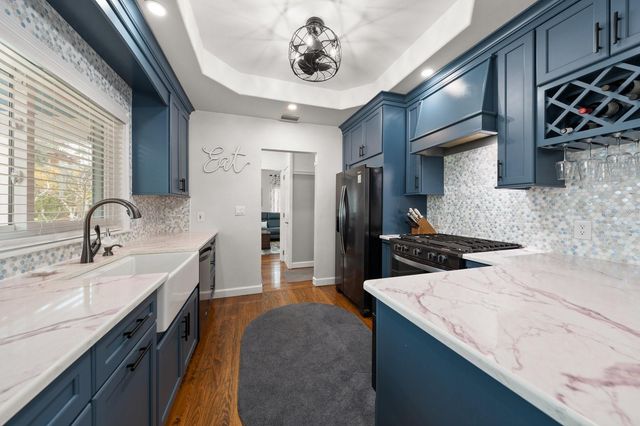 216 GROVE CIRCLE S, Dunedin, FL 34698