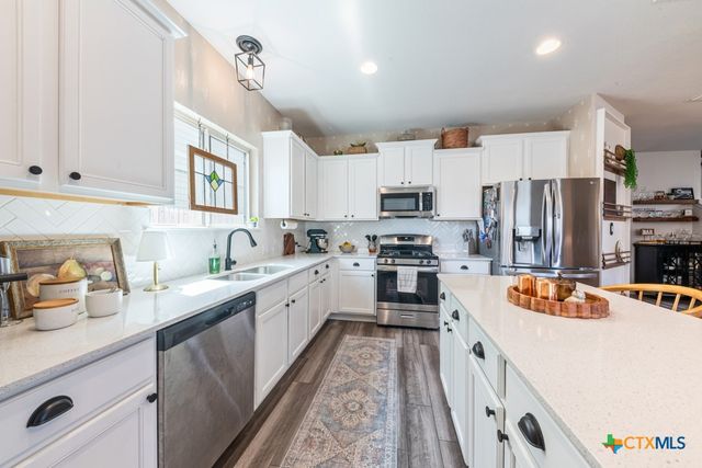 2625 Brand Iron Drive, San Marcos, TX 78666