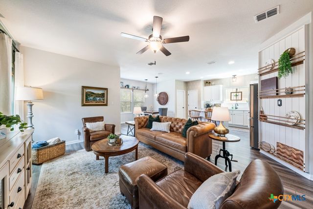2625 Brand Iron Drive, San Marcos, TX 78666