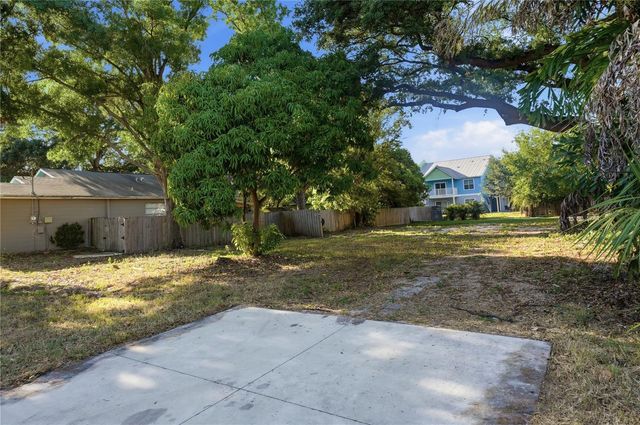 2929 W AVERILL AVENUE, Tampa, FL 33611