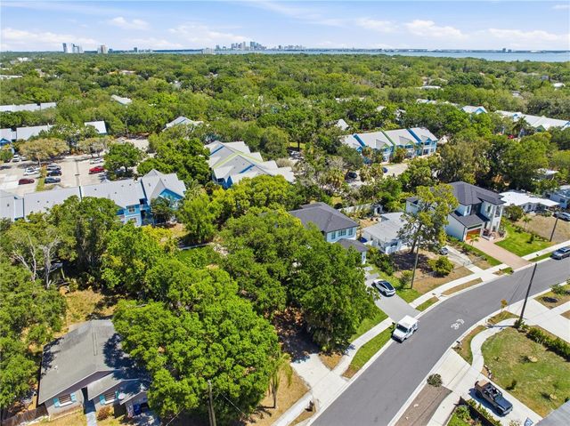 2929 W AVERILL AVENUE, Tampa, FL 33611