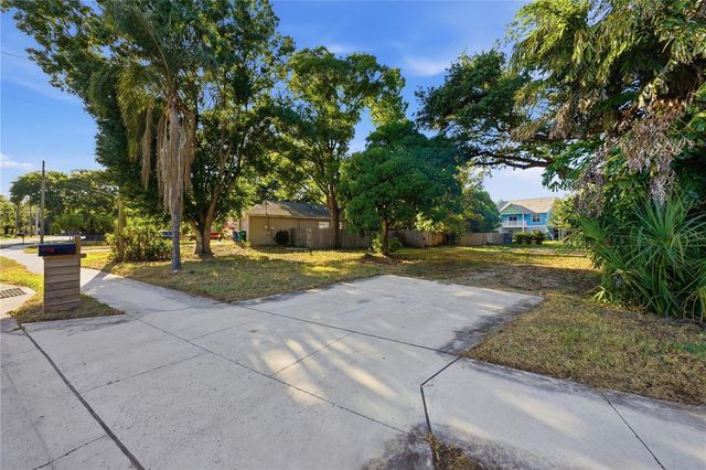 2929 W AVERILL AVENUE, Tampa, FL 33611