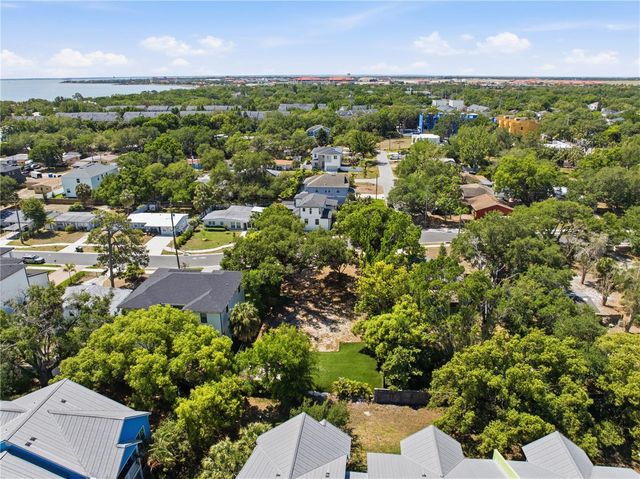 2929 W AVERILL AVENUE, Tampa, FL 33611