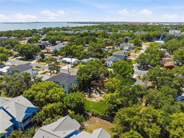 2929 W AVERILL AVENUE, Tampa, FL 33611