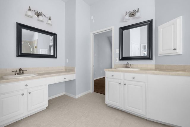 8105 Longdraw DR, Round Rock, TX 78681