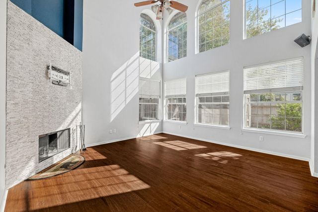 8105 Longdraw DR, Round Rock, TX 78681