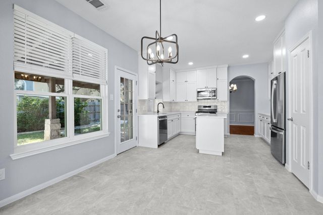 8105 Longdraw DR, Round Rock, TX 78681