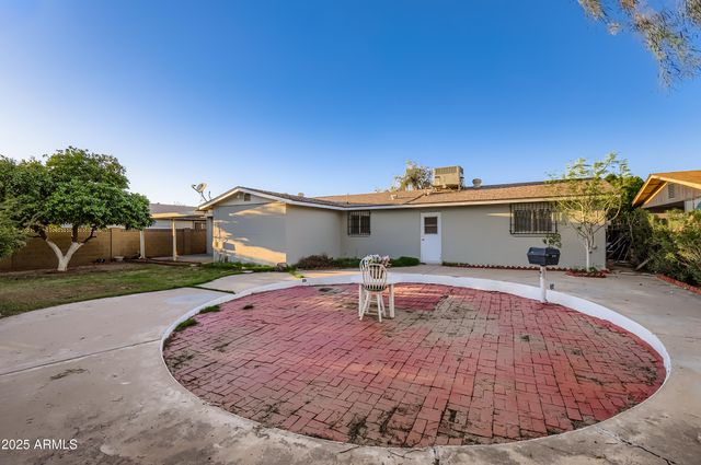 3741 W DAVIDSON Lane, Phoenix, AZ 85051