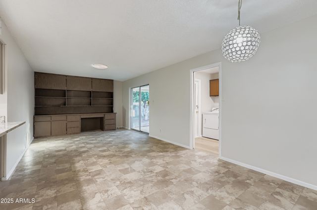 3741 W DAVIDSON Lane, Phoenix, AZ 85051