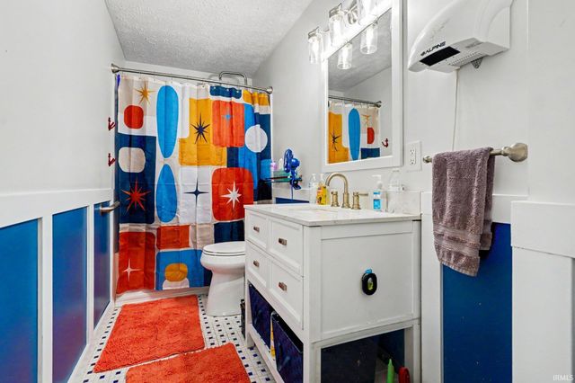 52579 Shellbark Avenue, South Bend, IN 46628