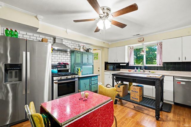 52579 Shellbark Avenue, South Bend, IN 46628