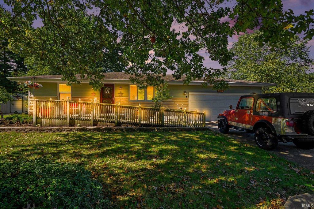 52579 Shellbark Avenue, South Bend, IN 46628