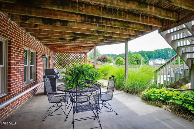 120 Peppertree Drive, Kingsport, TN 37664
