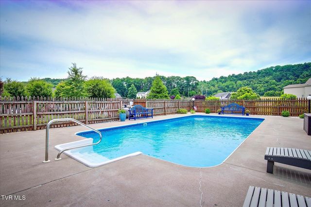 120 Peppertree Drive, Kingsport, TN 37664