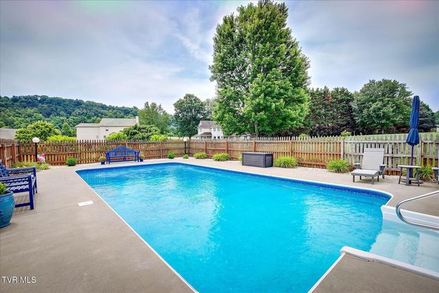 120 Peppertree Drive, Kingsport, TN 37664