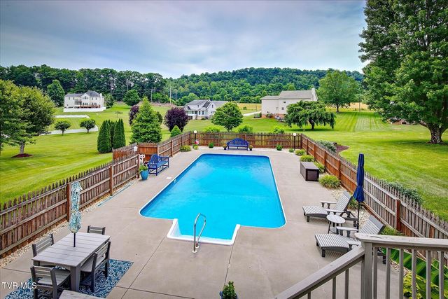 120 Peppertree Drive, Kingsport, TN 37664