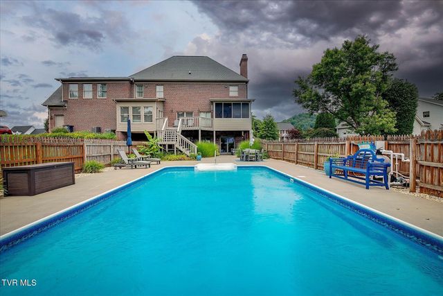 120 Peppertree Drive, Kingsport, TN 37664