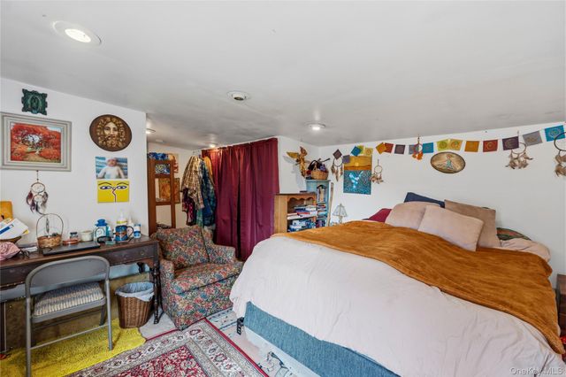 57 Sutton Court, West Islip, NY 11795