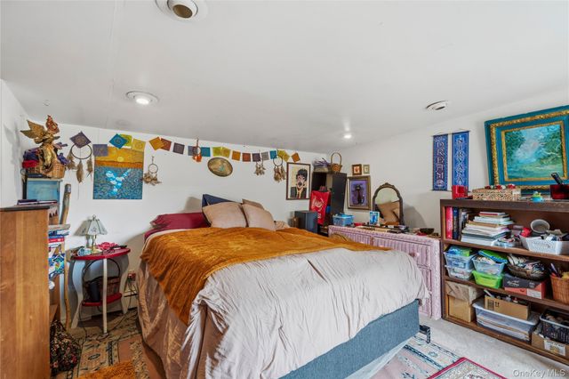 57 Sutton Court, West Islip, NY 11795