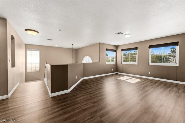 8404 Bay Crest Drive, Las Vegas, NV 89128