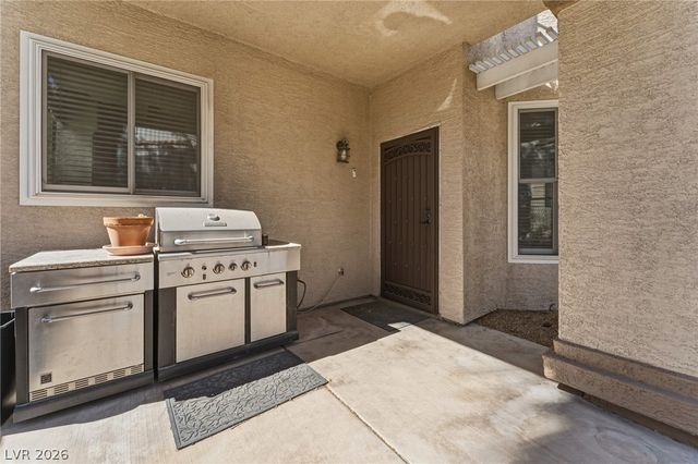 8404 Bay Crest Drive, Las Vegas, NV 89128