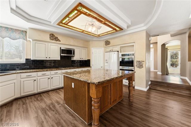 8404 Bay Crest Drive, Las Vegas, NV 89128
