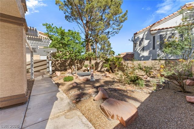 8404 Bay Crest Drive, Las Vegas, NV 89128