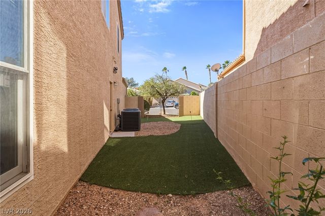 8404 Bay Crest Drive, Las Vegas, NV 89128