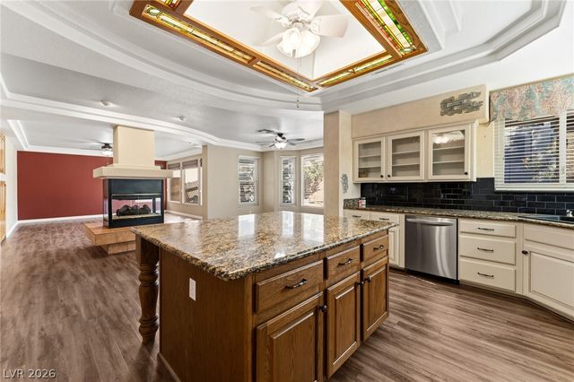 8404 Bay Crest Drive, Las Vegas, NV 89128