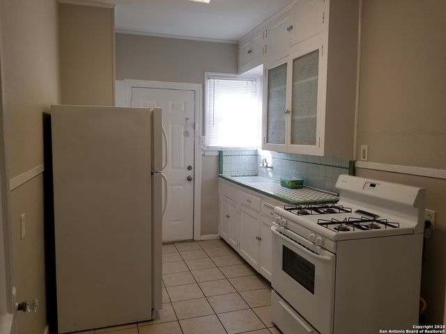 2238 Interstate 35, San Antonio, TX 78208