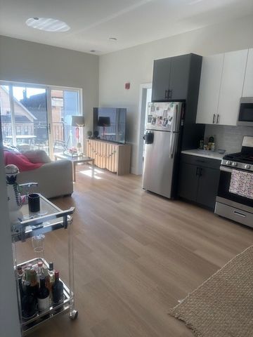 3204 N Clifton Avenue 309, Chicago, IL 60657