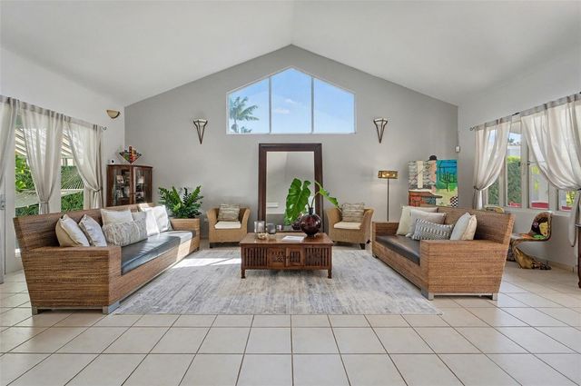 33 CAMINO LAS TORTOLAS, Dorado, PR 00646